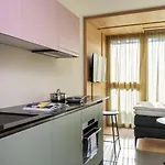 Townhouse N9 アパート *